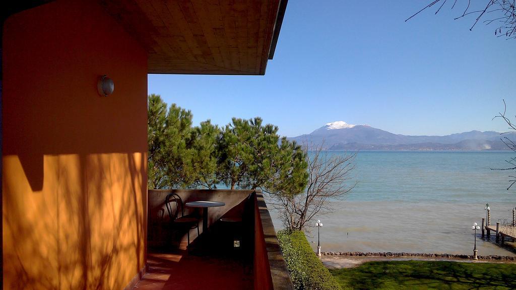 Albergo Il Biancospino Sirmione Exterior photo