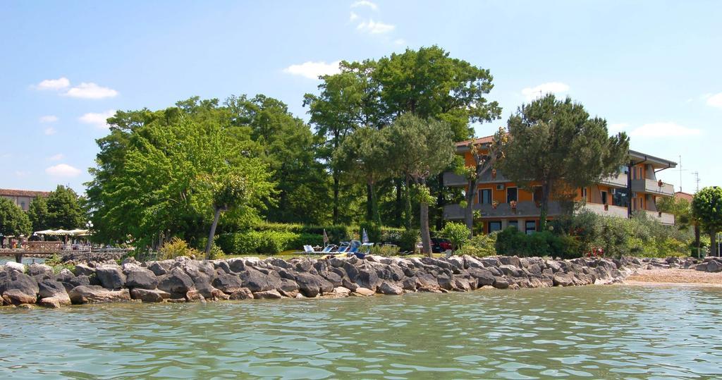 Albergo Il Biancospino Sirmione Exterior photo